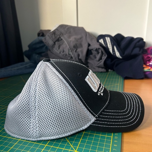 2008 Official UFC a-flex trucker hat - Picture 3 of 10